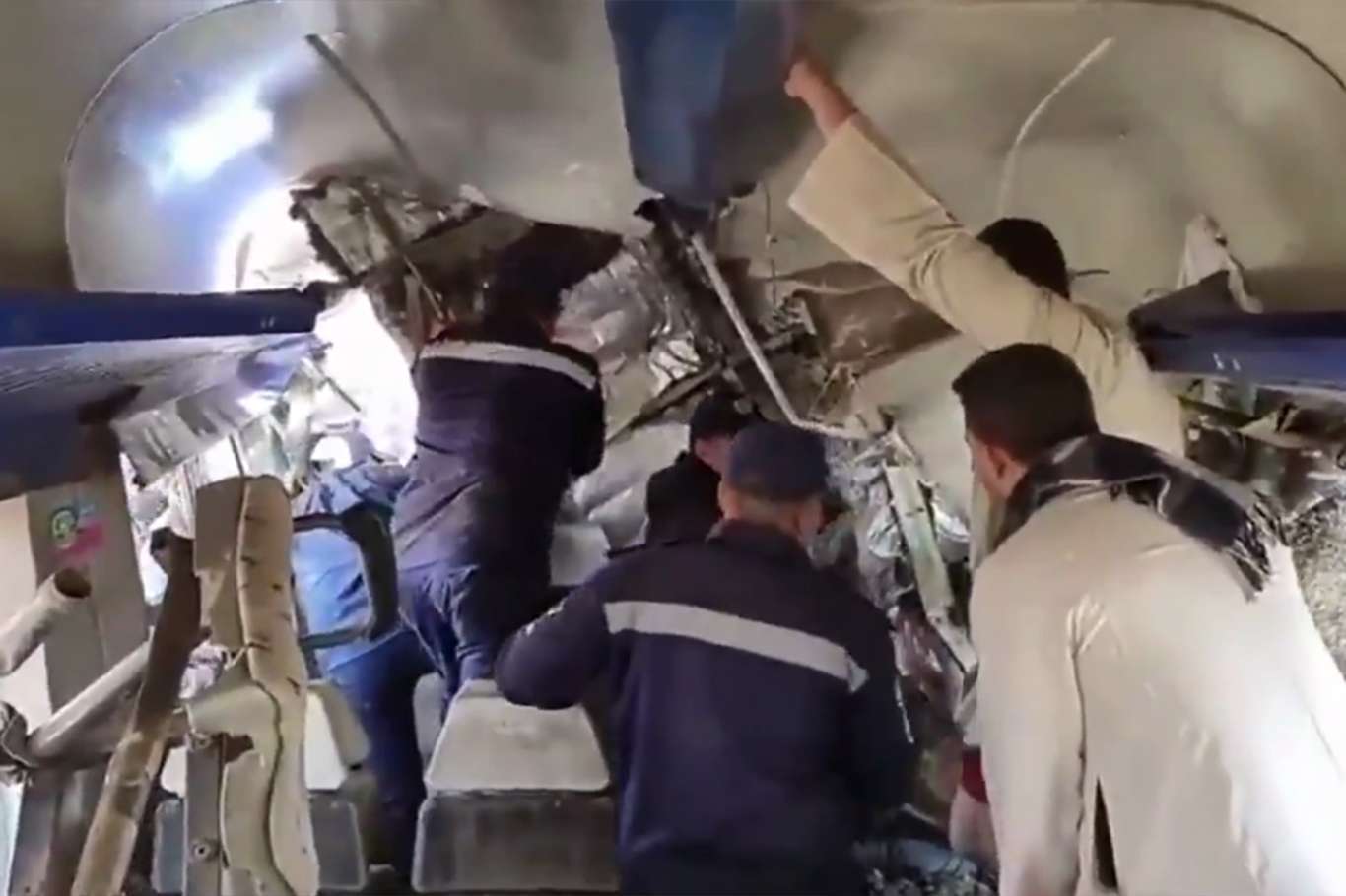 مقتل وإصابة العشرات في تصادم قطارين بمحافظة سوهاج